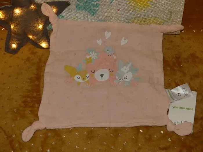 Doudou plat carré lange rose Vertbaudet 