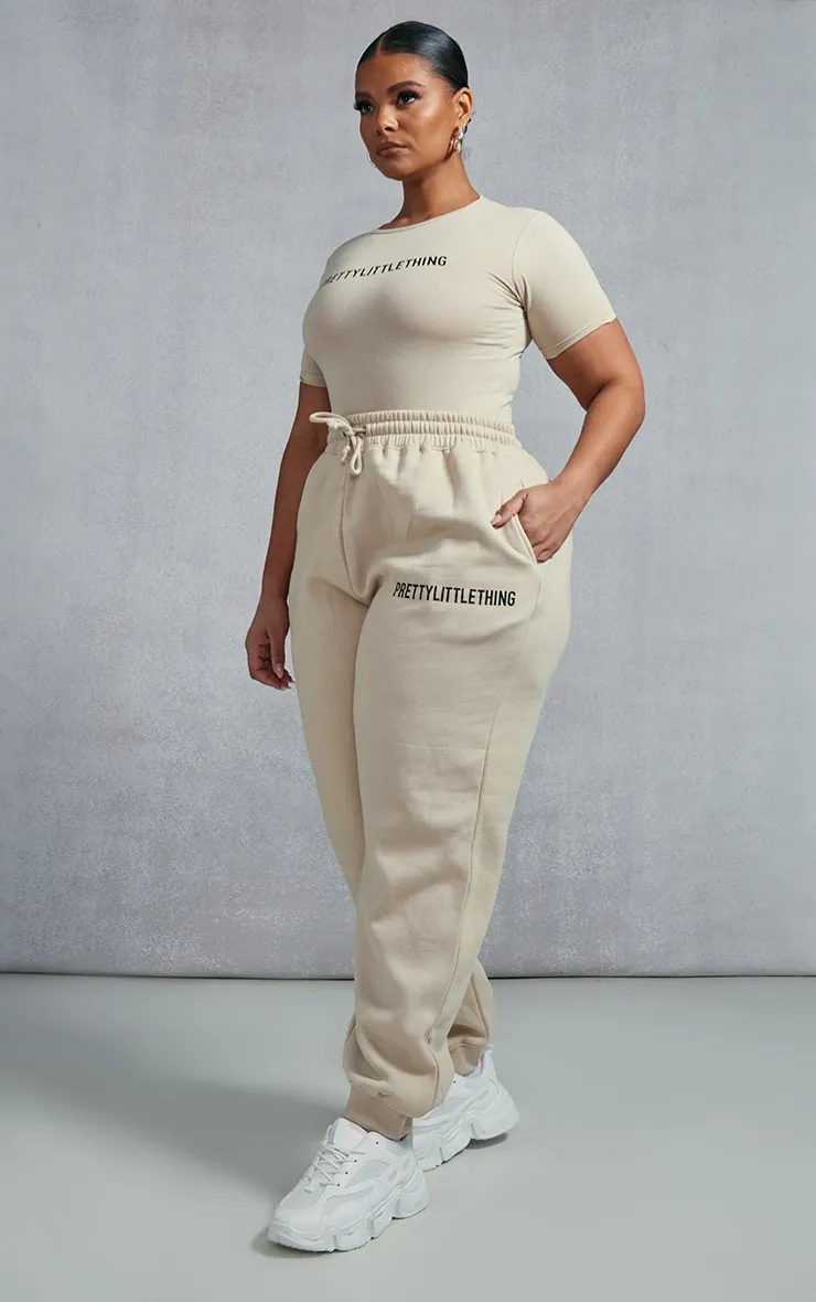 PRETTYLITTLETHING Plus Jogging taille haute avoine