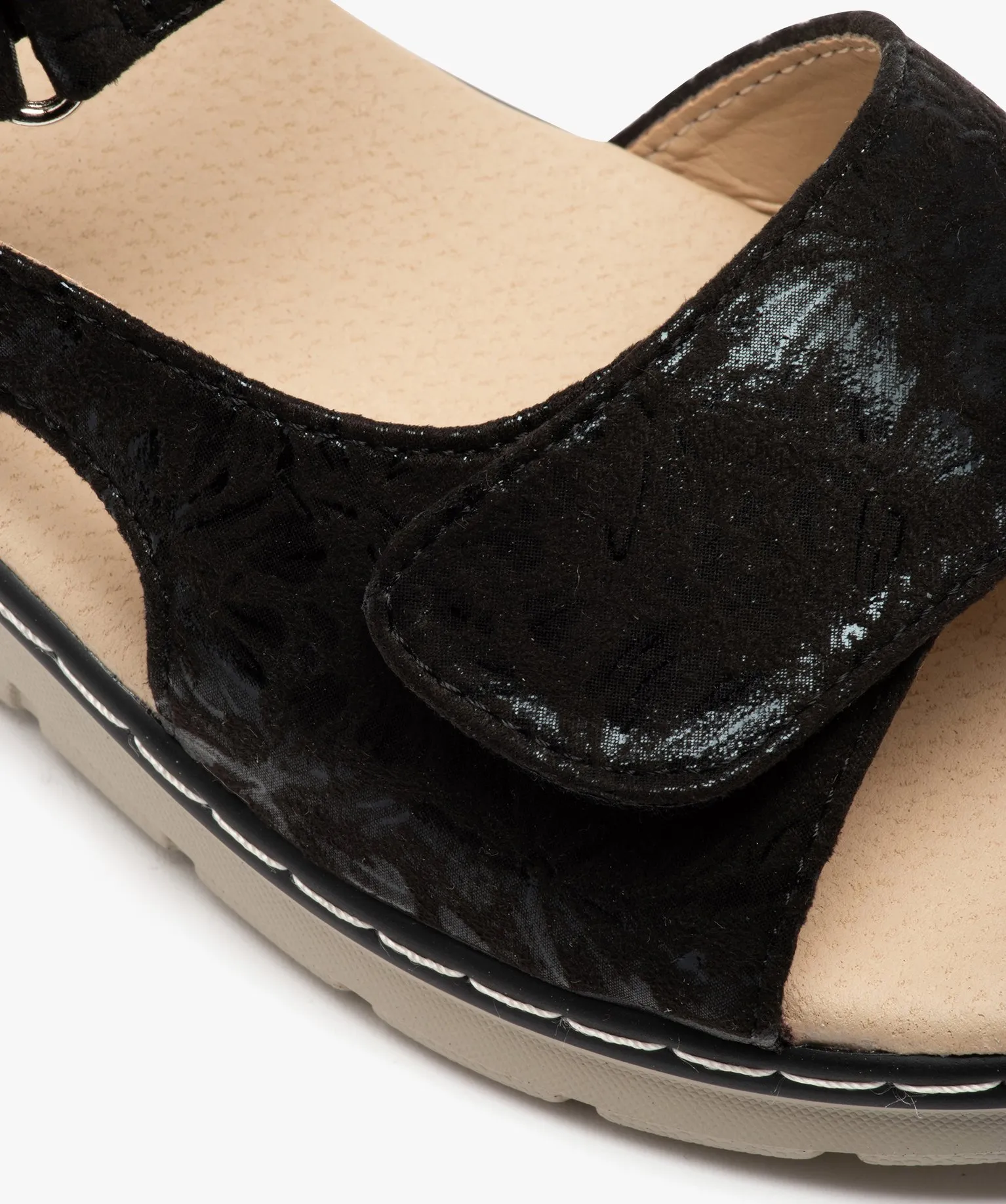 Sandales femme confort en tissu brillant et à scratch noir