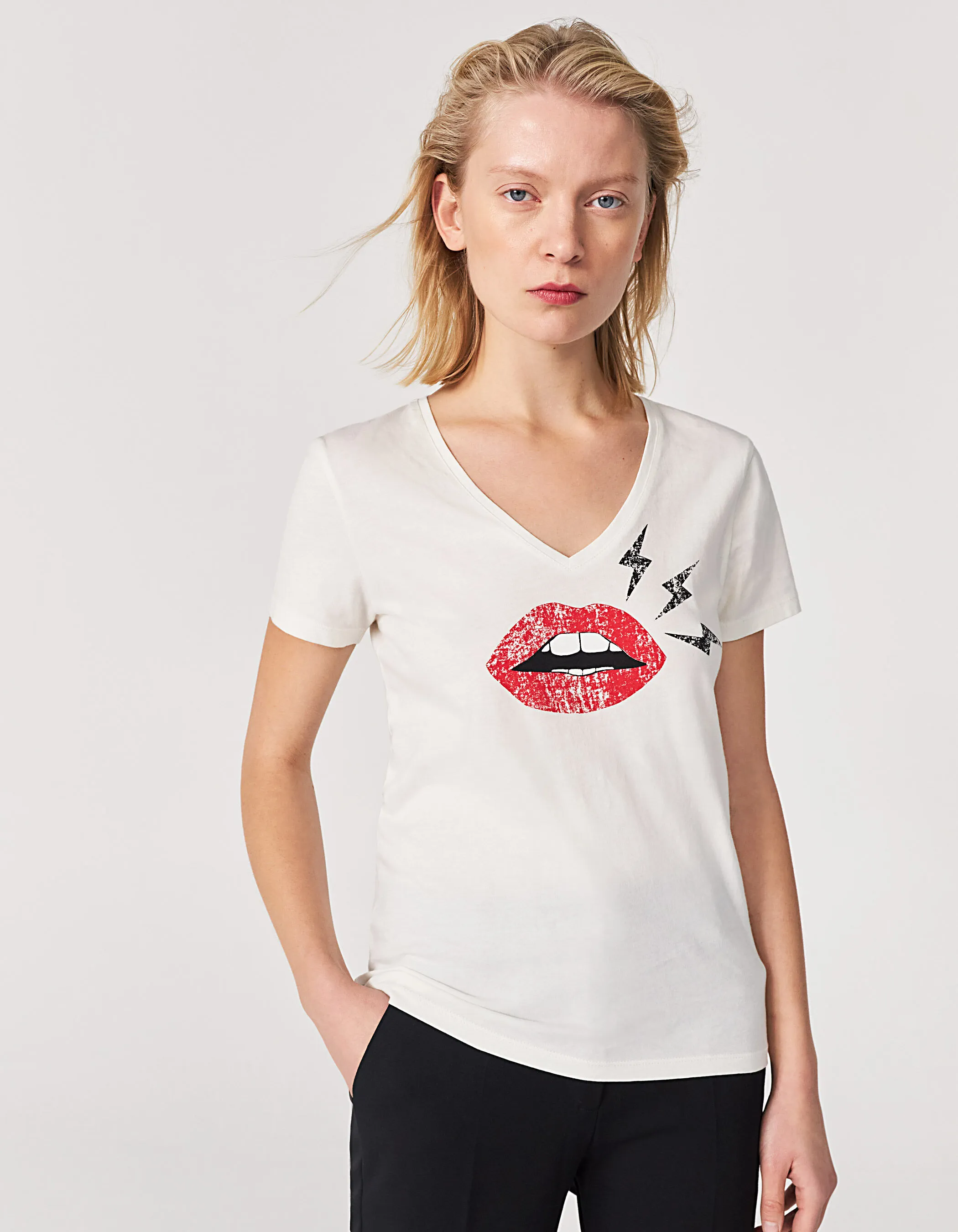 Tee-shirt blanc en coton bio acid wash visuel lèvres femme